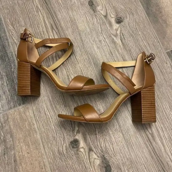 MICHAEL michael kors women’s heels - Picture 5 of 5